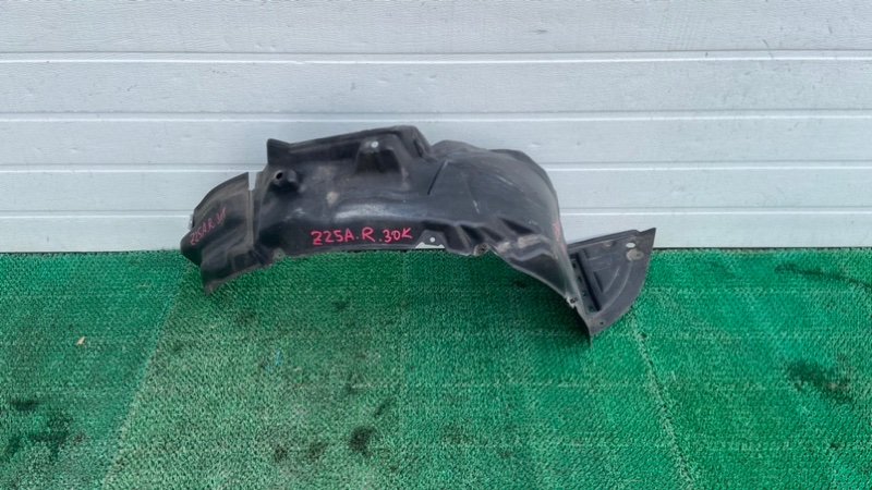 Подкрылок MITSUBISHI COLT Z25A передний правый (б/у)