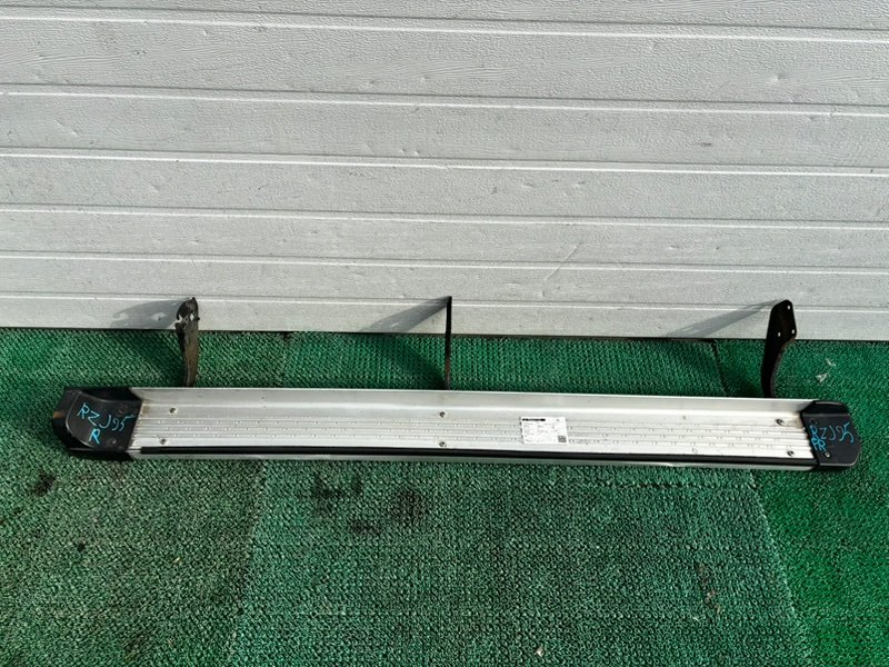 Подножка TOYOTA LAND CRUISER PRADO RZJ95 2001 правая (б/у)