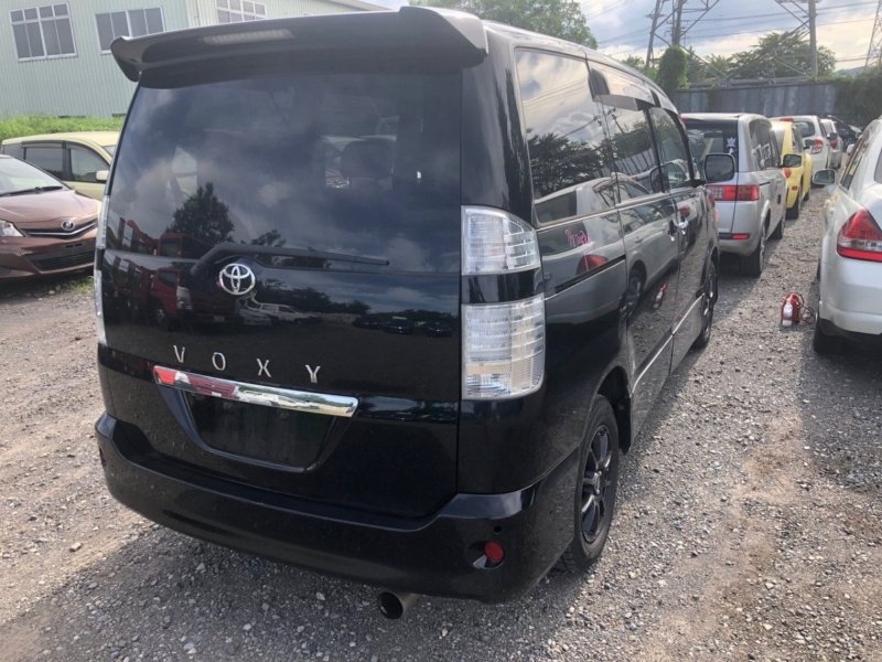 Дверь 5-я TOYOTA VOXY AZR65 (б/у)