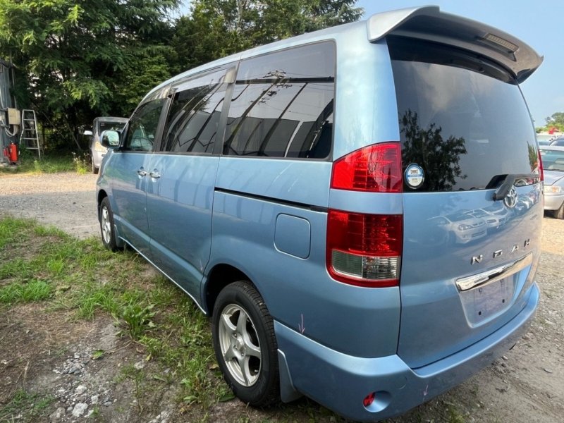 Дверь 5-я TOYOTA NOAH AZR65 (б/у)