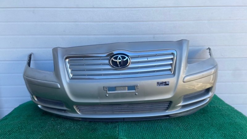 Бампер TOYOTA AVENSIS AZT250 передний (б/у)