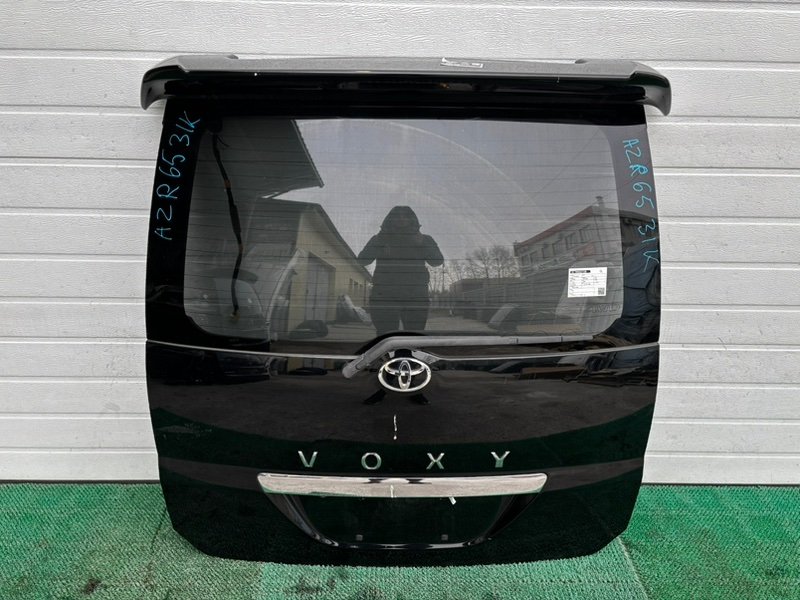 Дверь 5-я TOYOTA VOXY AZR65 задняя (б/у)