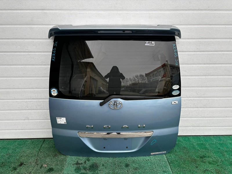 Дверь 5-я TOYOTA NOAH AZR65 задняя (б/у)