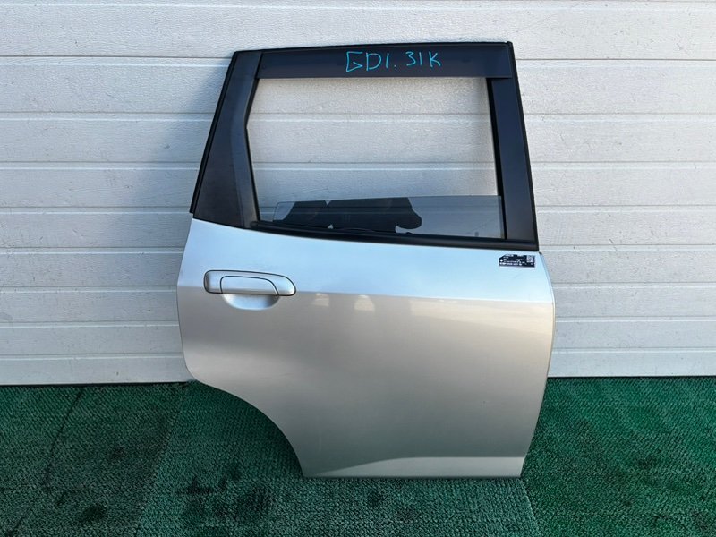 Дверь HONDA FIT GD1 задняя правая (б/у)