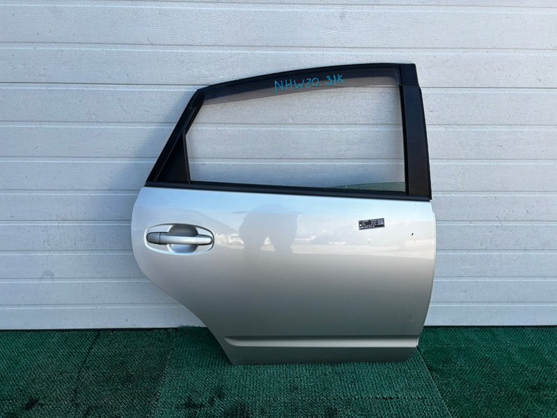 Дверь TOYOTA PRIUS NHW20 задняя правая (б/у)