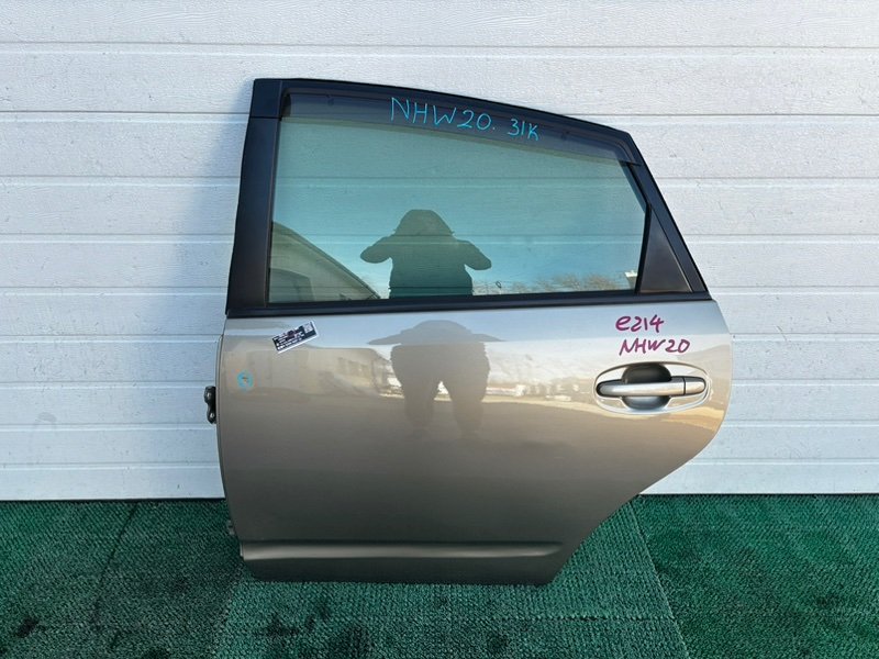 Дверь TOYOTA PRIUS NHW20 задняя левая (б/у)