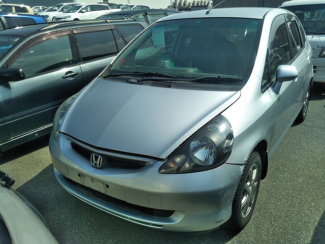 Автомобиль HONDA FIT GD2 L13A 2003 года в разбор