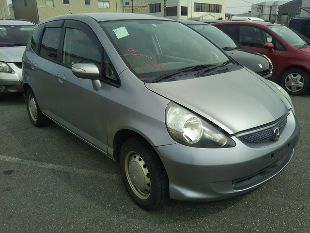 Автомобиль HONDA FIT GD2 L13A 2005 года в разбор