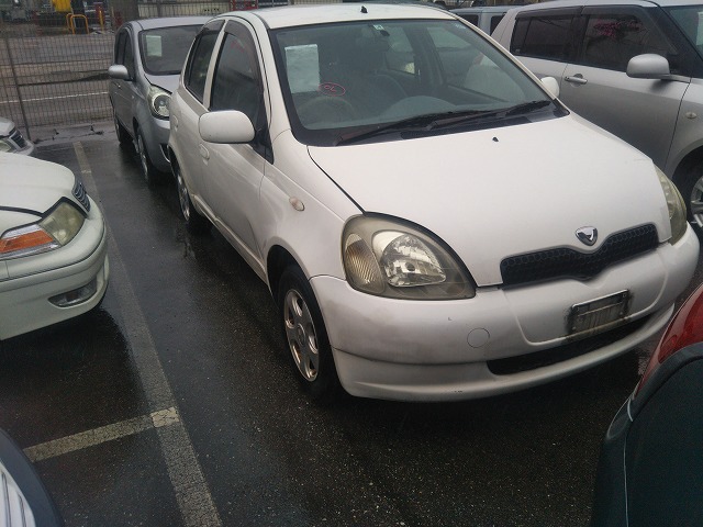 Автомобиль TOYOTA VITZ SCP10 1SZ 1999 года в разбор