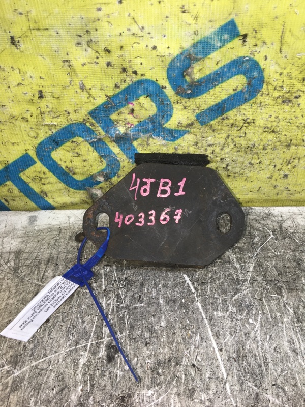 Подушка двигателя ELF NHR55E 4JB1