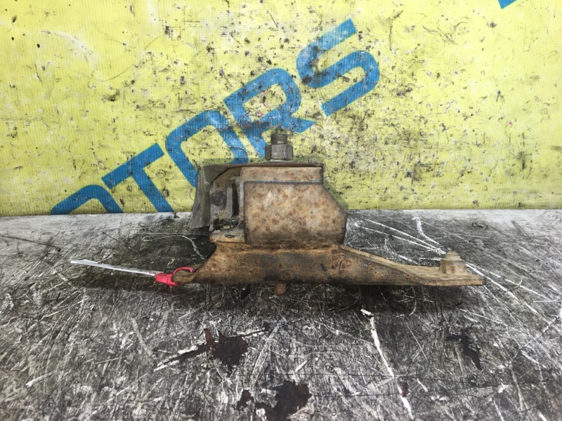 Подушка двигателя ISUZU ELF NKR66E 4HF1