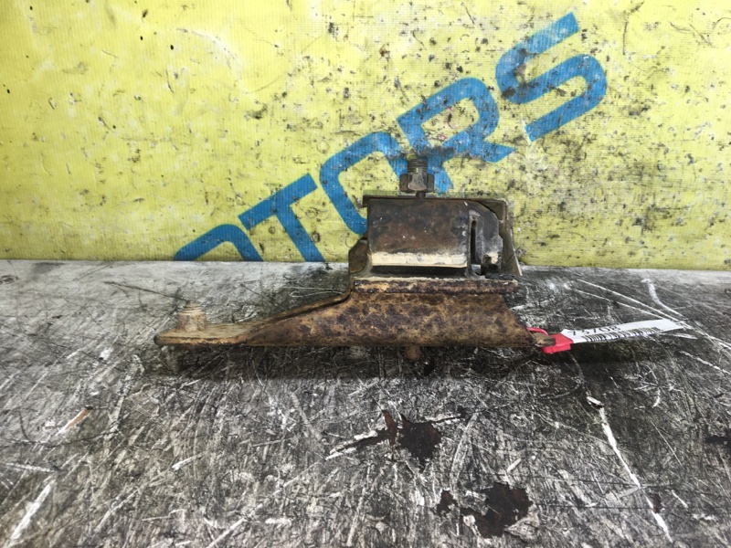 Подушка двигателя ELF NKR66E 4HF1