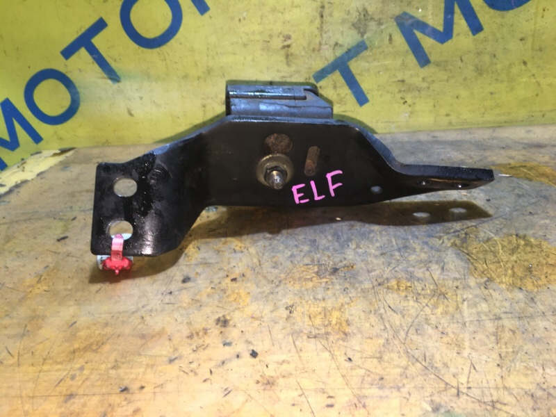 Подушка двигателя правая ELF NKR66E 4HF1