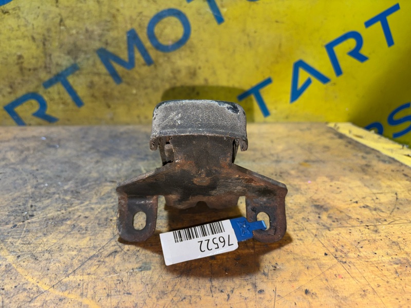 Подушка двигателя левая ISUZU BIGHORN UBS69 4JG2 контрактная