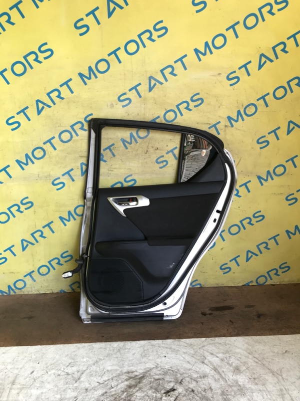 Дверь задняя правая CT200H ZWA10 2AZFXE