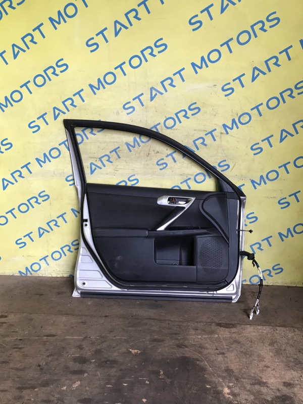 Дверь передняя левая CT200H ZWA10 2AZFXE