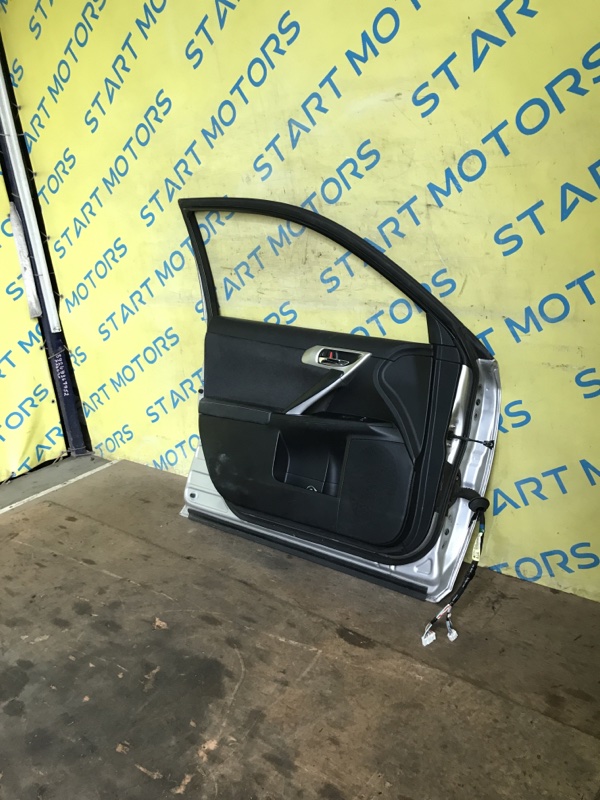 Дверь передняя левая CT200H ZWA10 2AZFXE