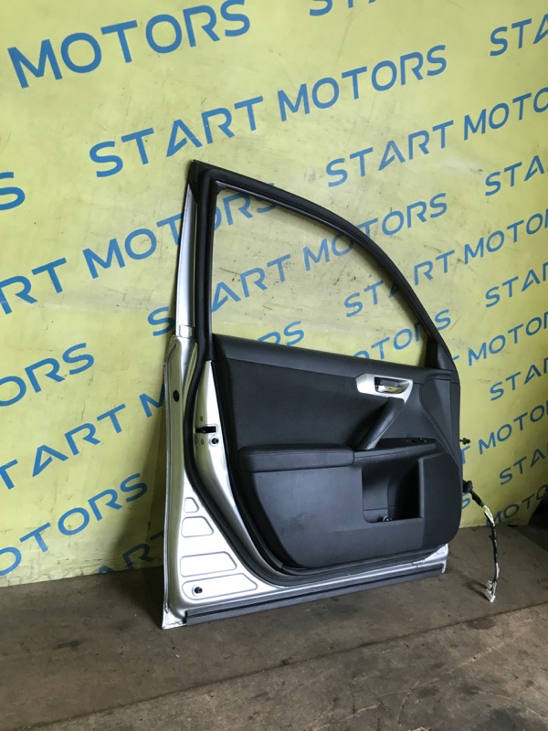 Дверь передняя левая CT200H ZWA10 2AZFXE