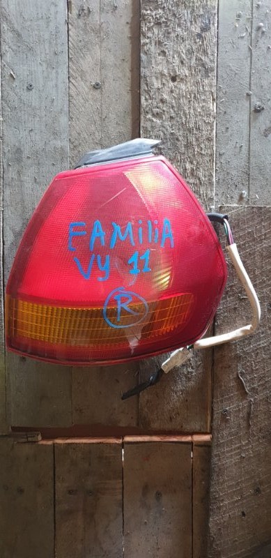 Стоп-сигнал Mazda Familia BVFY11 правый (б/у)
