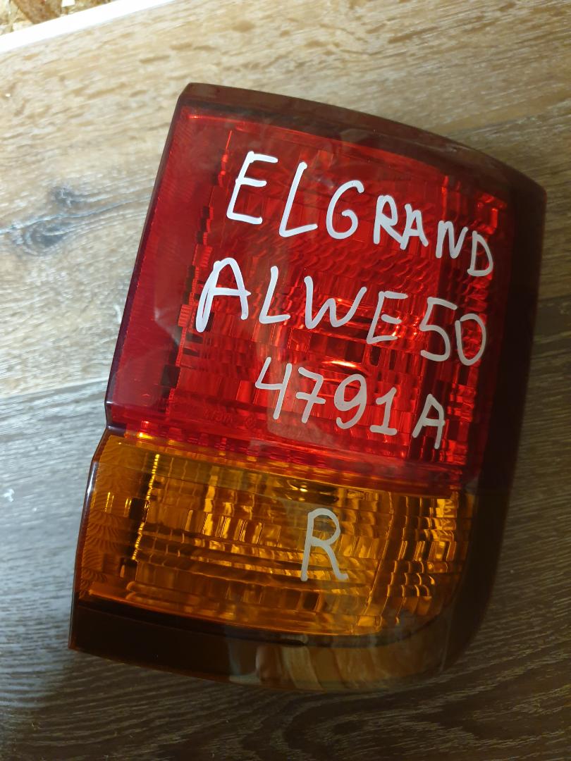 Стоп-сигнал Nissan Elgrand ALE50 задний правый (б/у)