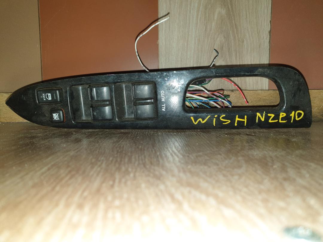 Пульт стеклоподъемника Toyota Wish ZNE14 передний правый (б/у)