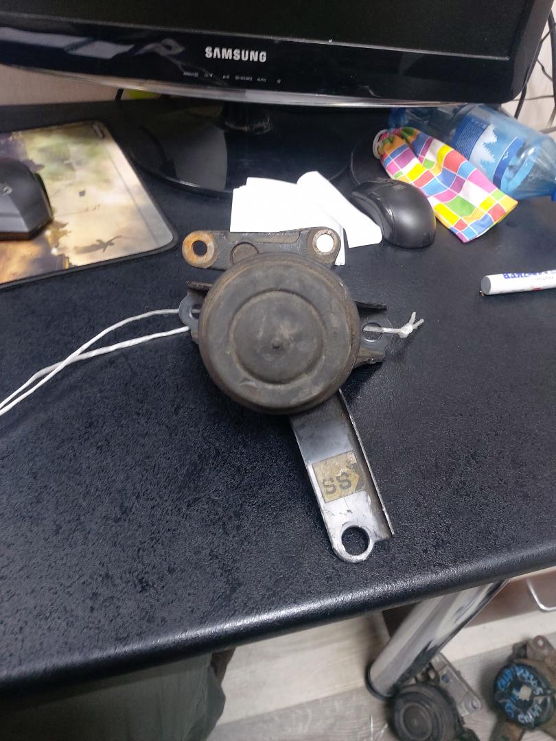 Подушка Toyota (б/у) Подушка Toyota (б/у)