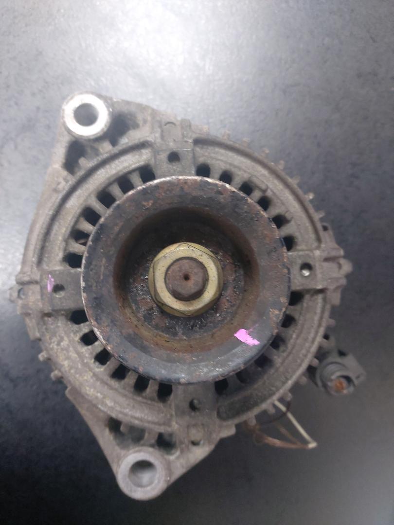 Генератор Toyota 1JZGE (б/у) Генератор Toyota 1JZGE (б/у)