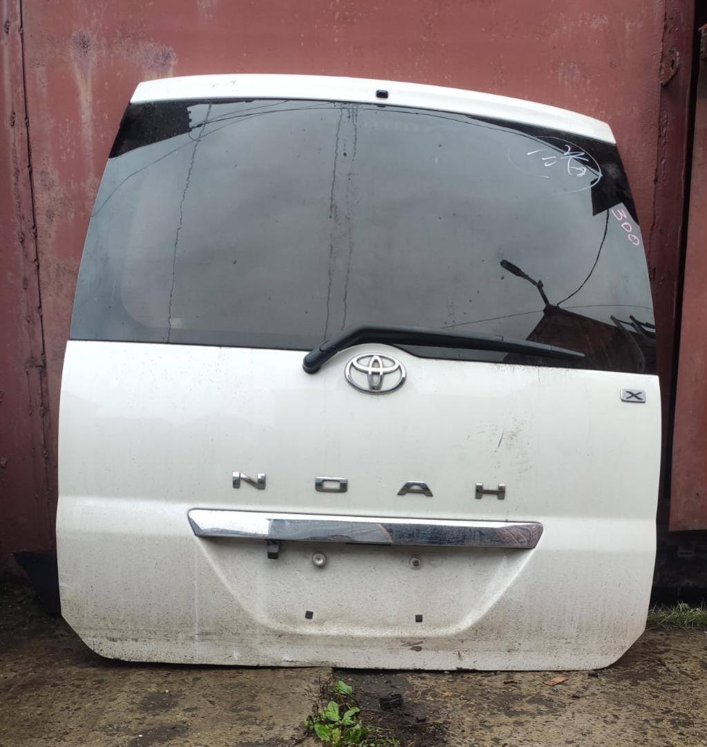 Дверь багажника Toyota Noah (б/у)
