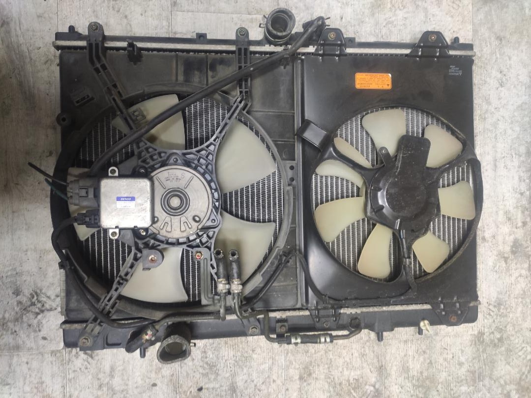 Радиатор двс Mitsubishi Chariot Grandis N84W 4G64 (б/у)