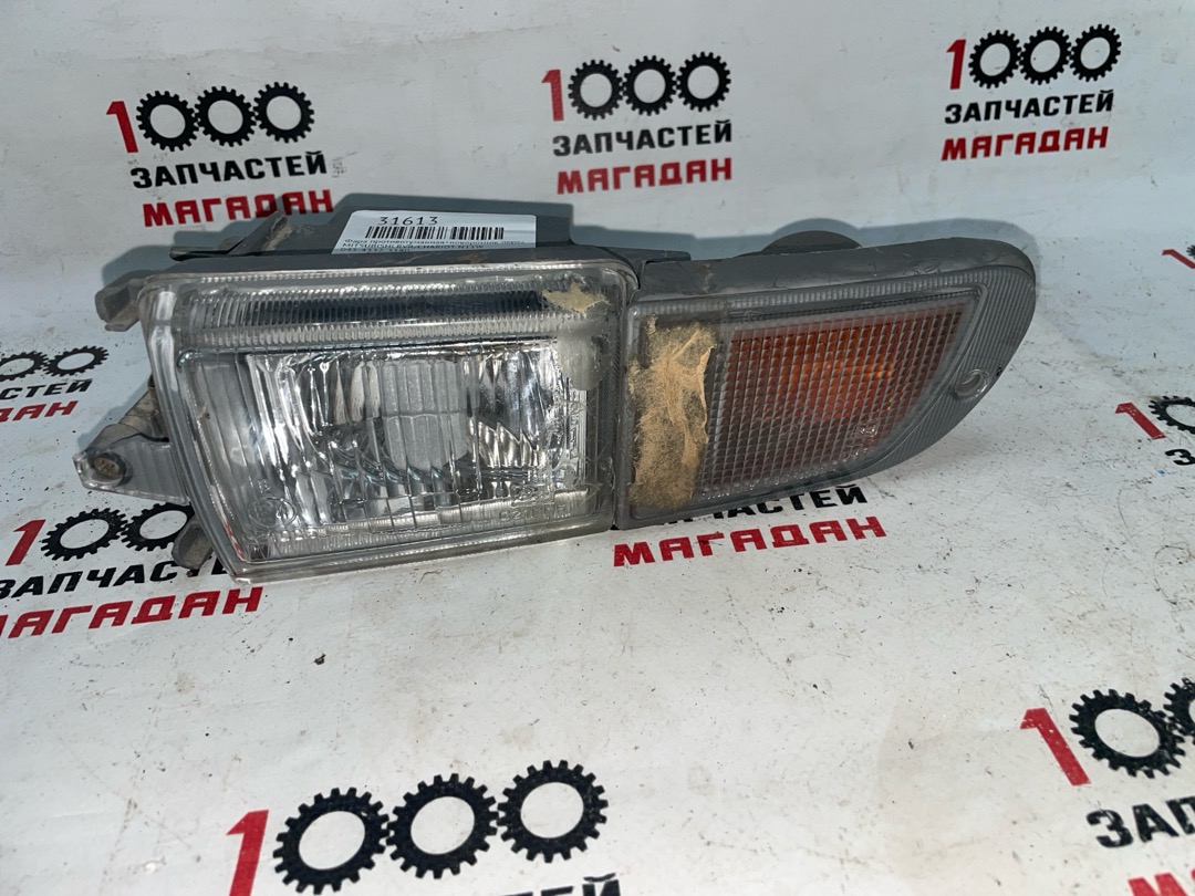 Фара противотуманная+поворотник передняя левая MITSUBISHI RVR/CHARIOT N11W контрактная