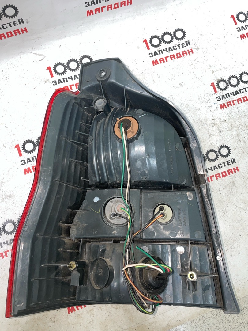 Стоп-сигнал задний правый MAZDA DEMIO DW3W