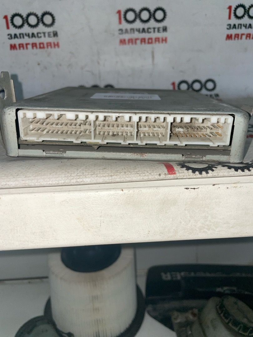 Блок управления ДВС передний MITSUBISHI LEGNUM EC1W 4G93