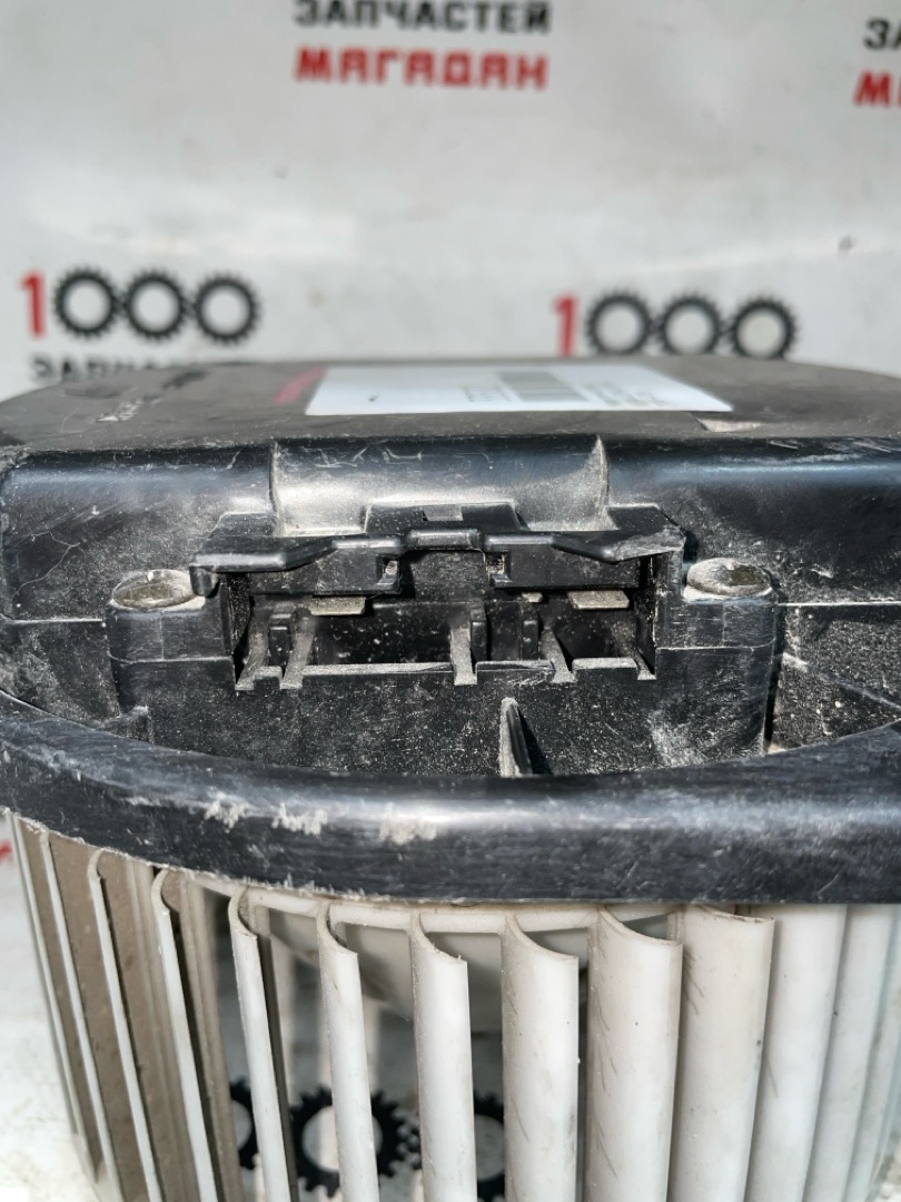 Мотор печки передний NISSAN CEDRIC HY34