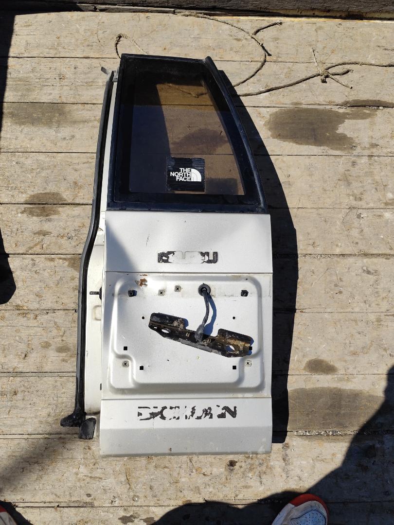 Дверь багажника задняя правая ISUZU BIGHORN UBS1VC 4JG1 контрактная