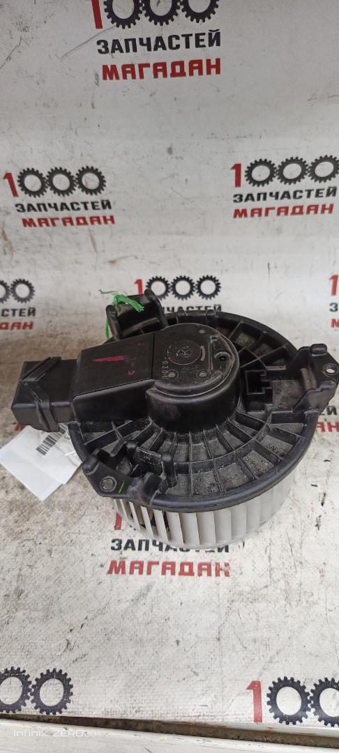 Запчасть мотор печки передний TOYOTA VITZ SCP90 2NZFE 2727000301 контрактная Мотор печки передний TOYOTA VITZ SCP90 2NZFE 2727000301 контрактная