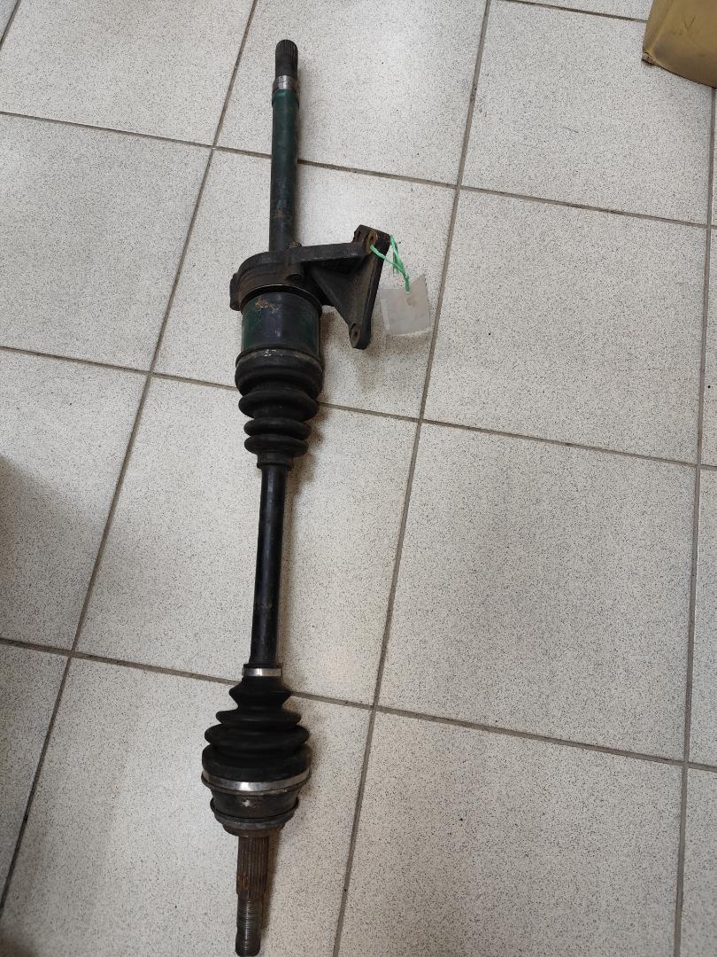 Привод передний правый MAZDA CAPELLA GF8P контрактная