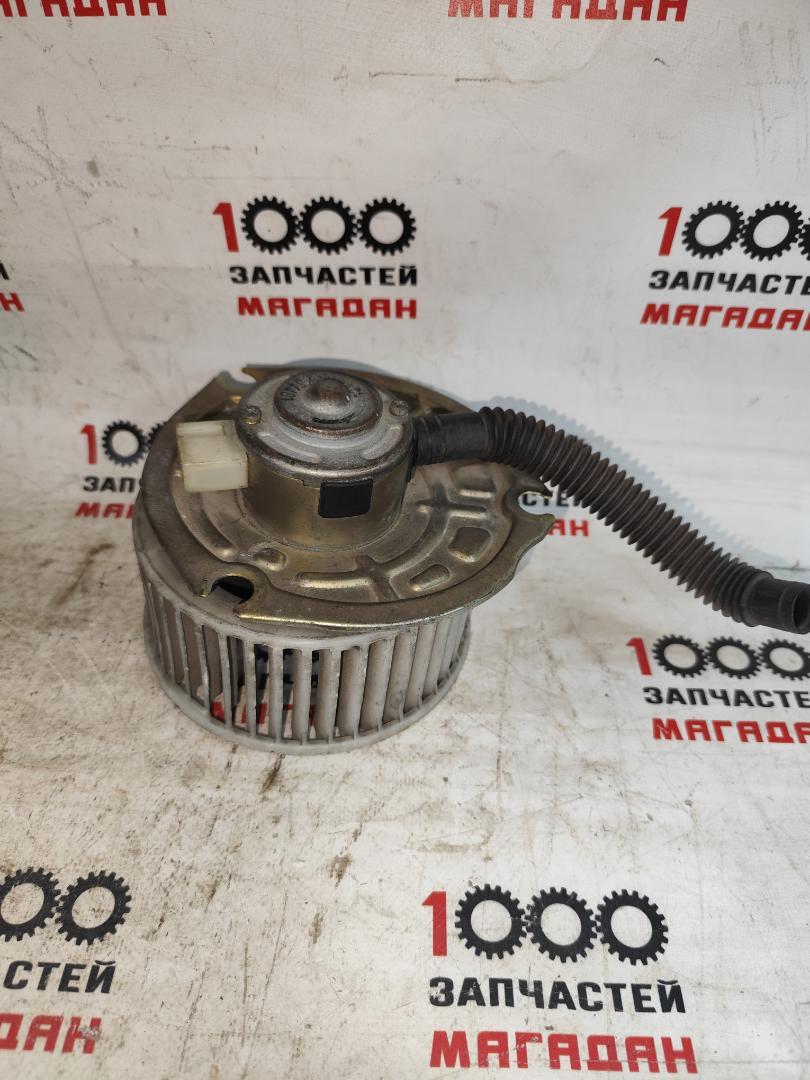 Запчасть мотор печки передний SUBARU SAMBAR 1990-1999 KS4 EN07C 72020TA021 контрактная Мотор печки передний SUBARU SAMBAR 1990-1999 KS4 EN07C 72020TA021 контрактная
