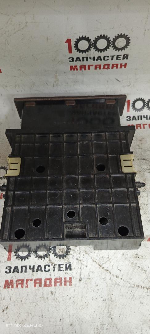 Бардачок в панель CEFIRO A32 VQ20DE