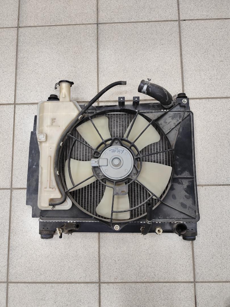 Запчасть радиатор двс TOYOTA RAUM 2007 NCZ20 1NZFE контрактная Радиатор ДВС TOYOTA RAUM 2007 NCZ20 1NZFE контрактная