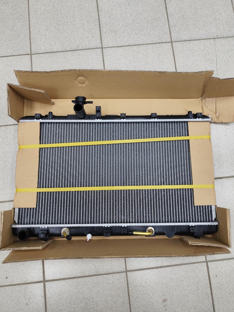 Радиатор ДВС SUZUKI SWIFT 2003-2010 ZA01C D13A новая