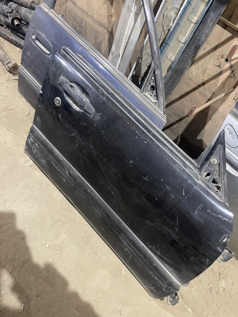 Дверь передняя правая SUBARU FORESTER 1997-2002 SF5 EJ201 61101FC002 контрактная