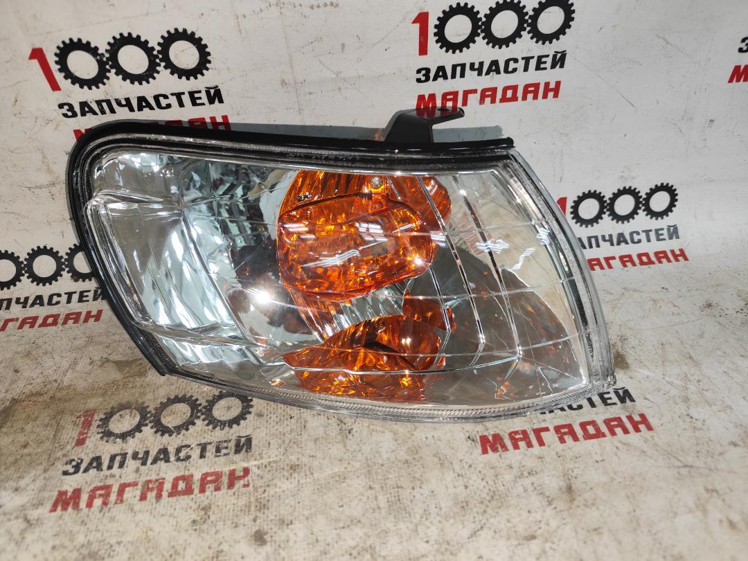 Запчасть габарит передний правый TOYOTA COROLLA 1997-2002 AE100 4AFE новая Габарит передний правый TOYOTA COROLLA 1997-2002 AE100 4AFE новая