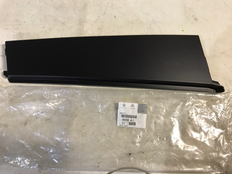 Запчасть накладка CITROEN 8666A1 новая НАКЛАДКА CITROEN 8666A1 новая