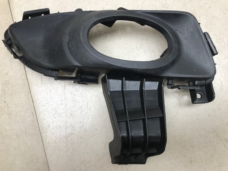 ОКАНТОВКА ПТФ передняя правая MAZDA MAZDA 3 2003 2004 2005 2006 BK BN8P51680A Б/У