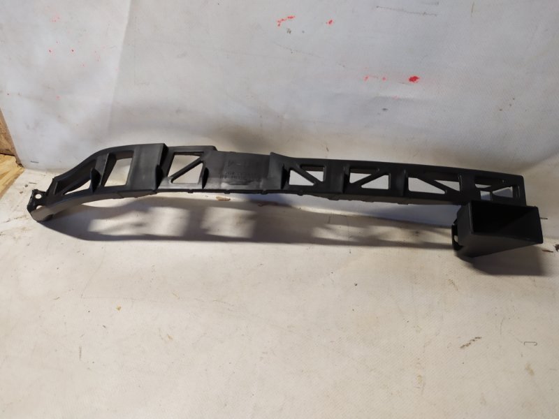 Кронштейн правый MAZDA 3 2003 2004 2005 2006 2007 2008 BK 1.6