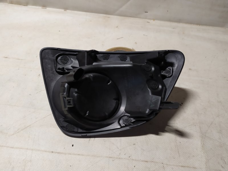 ЗАГЛУШКА ПТФ передняя правая MAZDA 2 2007 2008 2009 2010 2011 2012  2013 2014 DE 1.3