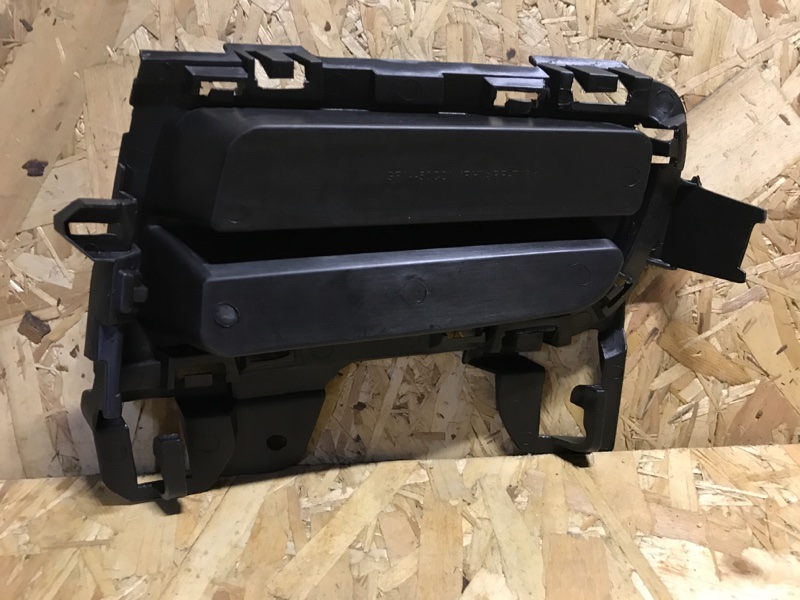 ЗАГЛУШКА ПТФ передняя правая MAZDA 6 2003 2004 2005 2006 2007 2008 GG 1.8