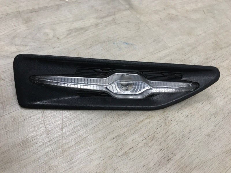 Повторитель поворотника передний правый KIA RIO 2014 QB D3FA 923044X000 Б/У