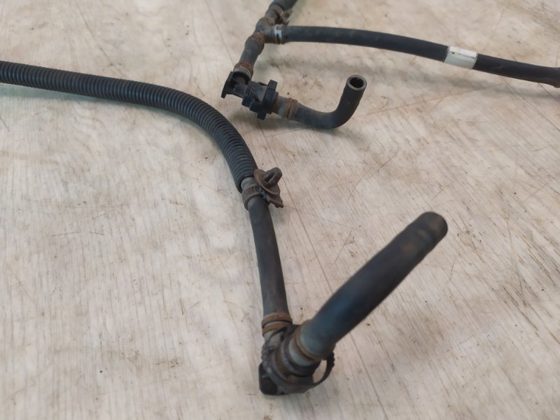 ТРУБКА ФОРСУНОК ОМЫВАТЕЛЯ ФАР LEGACY 2009 B4