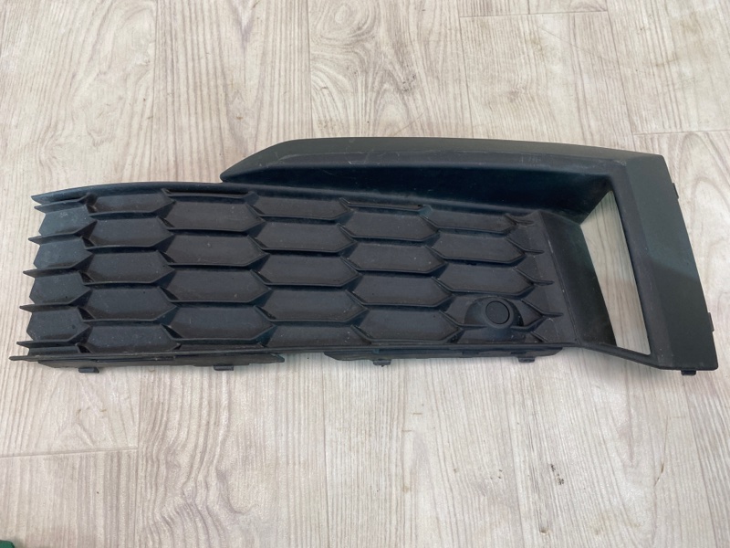 РЕШЕТКА БАМПЕРА передняя левая SKODA KODIAQ 2021 2022 565807367C Б/У